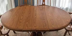 lot 15 image: Cochrane Oak Windsor Style Dining Set