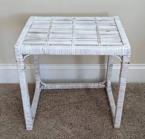 lot 26 image: White Wicker Accent Table