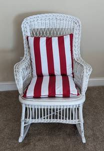 lot 25 image: White Wicker Rocking Chair