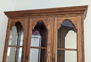 lot 32 image: Cochrane Oak and Glass Display Hutch