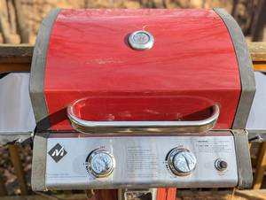 lot 39 image: Members Mark Two Burner Propane Grill