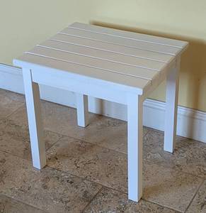 lot 41 image: Small White Wood Side Table