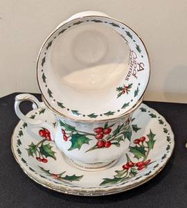 lot 160 image: A Cup of Christmas Tea Set