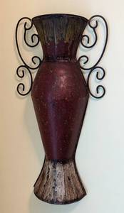 lot 174 image: Wall Vase and Wine Decor