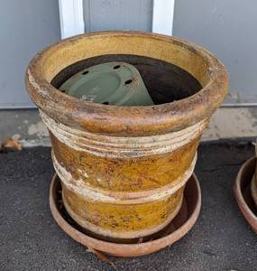 lot 181 image: Pair of Ceramic Planters