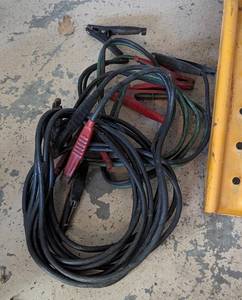 lot 185 image: Car Lifts, Ramps and Jumper Cables