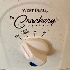 lot 112 image: West Bend Crockery Crockpot