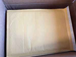 lot 53 image: Kraft Bubble Mailers