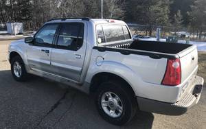 lot 18 image: 2002 Ford Explorer Sport Trac 4x4