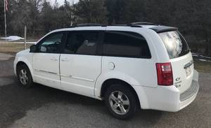lot 8 image: 2009 Dodge Grand Caravan SXT