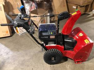 Toro 60V Power Max e24 Snow Blower 24 Two Stage Customer Returns See Pictures