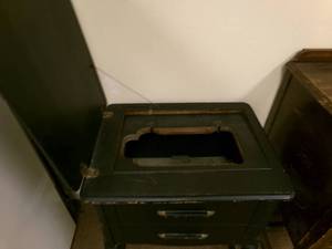 lot 5 image: Antique Sewing Stand...