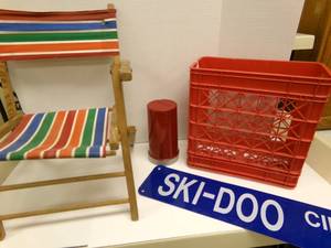 lot 142 image: Vintage Childrens Beach Chair, Ski...
