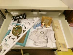 lot 160 image: Lot of Misc Housewares including Wh...