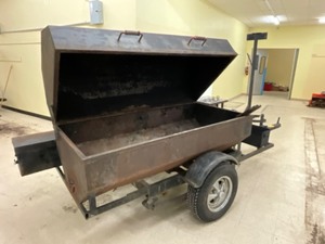 lot 2 image: Tow Behind Pig Roaster