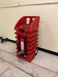 lot 5 image: Portable gas tank