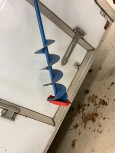 lot 25 image: Manual ice auger