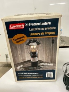 lot 49 image: Propane lantern new in box