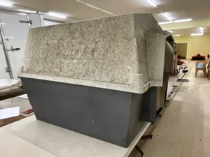 lot 51 image: Dog kennel two piece