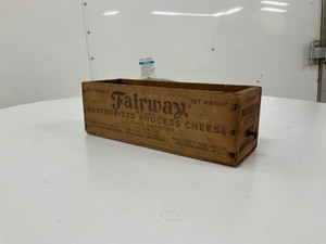 lot 56 image: Vintage wooden cheese box (large)