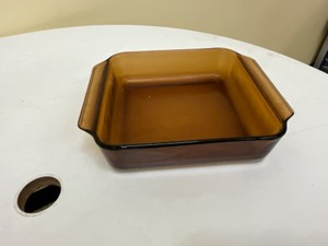 lot 68 image: Anchor Hocking 9x9 glass pan
