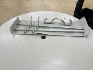 lot 128 image: New wall mount hangers and hooks