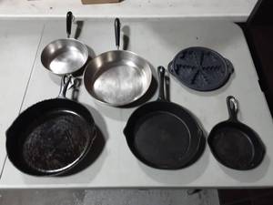 lot 1 image: Lot Of Cast Iron & Revereware Skillets