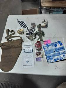 lot 31 image: Military Patches, Pins & Collectibles