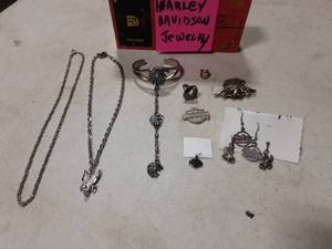 lot 47 image: Harley Davidson Jewelry