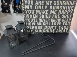 lot 67 image: 28x20 Sign & 2-Lanterns With Hooks