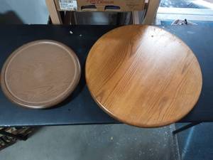 lot 72 image: 2-Lazy Susans (12 & 20)