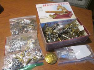 (DLR) Vintage Cigar Box Full of Assorted Vintage Clock Keys Etc
