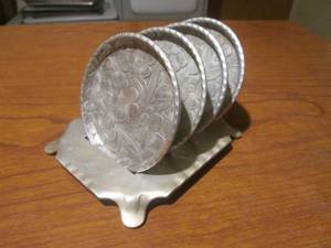 (DLR) Set of 4 Everlast Hand Forged Aluminum Coasters with Holder