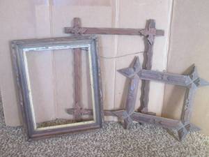(DLR) 3 VintageAntique Wood Picture Frames