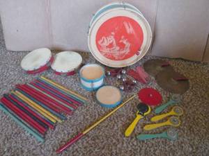 (DLR) Assorted Vintage Kids Purcussion Toy Instruments