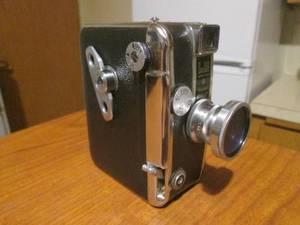 (DLR) Vintage DeJur Magazine Eight Model D-100 8mm Movie Camera