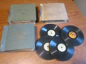 (DLR) Assortment Vintage Little Wonder Records 3 Albums Full 5 Loose ( 60 Records Total) Records are 5 12