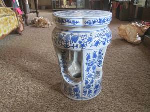 (DLR) Vintage White with Blue Pattern Porcelain Garden Seat Decor 18 Tall x 12 W - Has Multiple Cracks, To Many To Picture. Still An Impressive Piece From A Distance