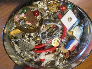 (K) Tin Full of Assorted Fashion Jewelry Etc