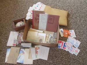 (DLR) Large Assortment of Vintage Postage Stamps
