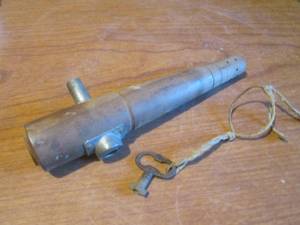 (K) Vintage Wood Locking Keg Tap with Key