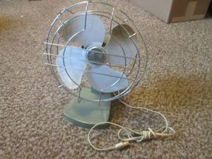 (K) Vintage Superior Electric Fan - Works