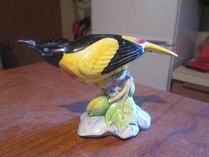 (LR) Vintage Stangl Pottery Oriole Bird Figurine #3402-S