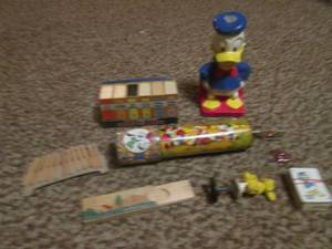 (DLR) Vintage Donald Duck Bank, Mickey Mouse Library Of Games, Disney Kaleidoscope and Other Misc.