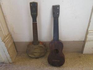 (DLR) Vintage Small Banjo and Uke For PartsRepairWall Hangers