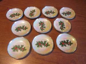 (LR) 10 Vintage Ucagco Holly Berries Lusterware Coasters 3 34 - 1 Has A Chip