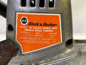 lot 132 image: Black and Decker 16 Inch Double Edge Shrub and Hedge Trimmer Model U-272