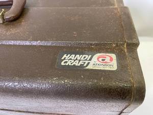 lot 158 image: Vintage Metal Atkinsons Handi Craft Tool Box