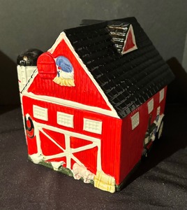 lot 203 image: Fun Barn Cookie Jar by Earthenware
