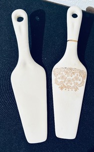 lot 213 image: Six Vintage Pie  Cake Servers
